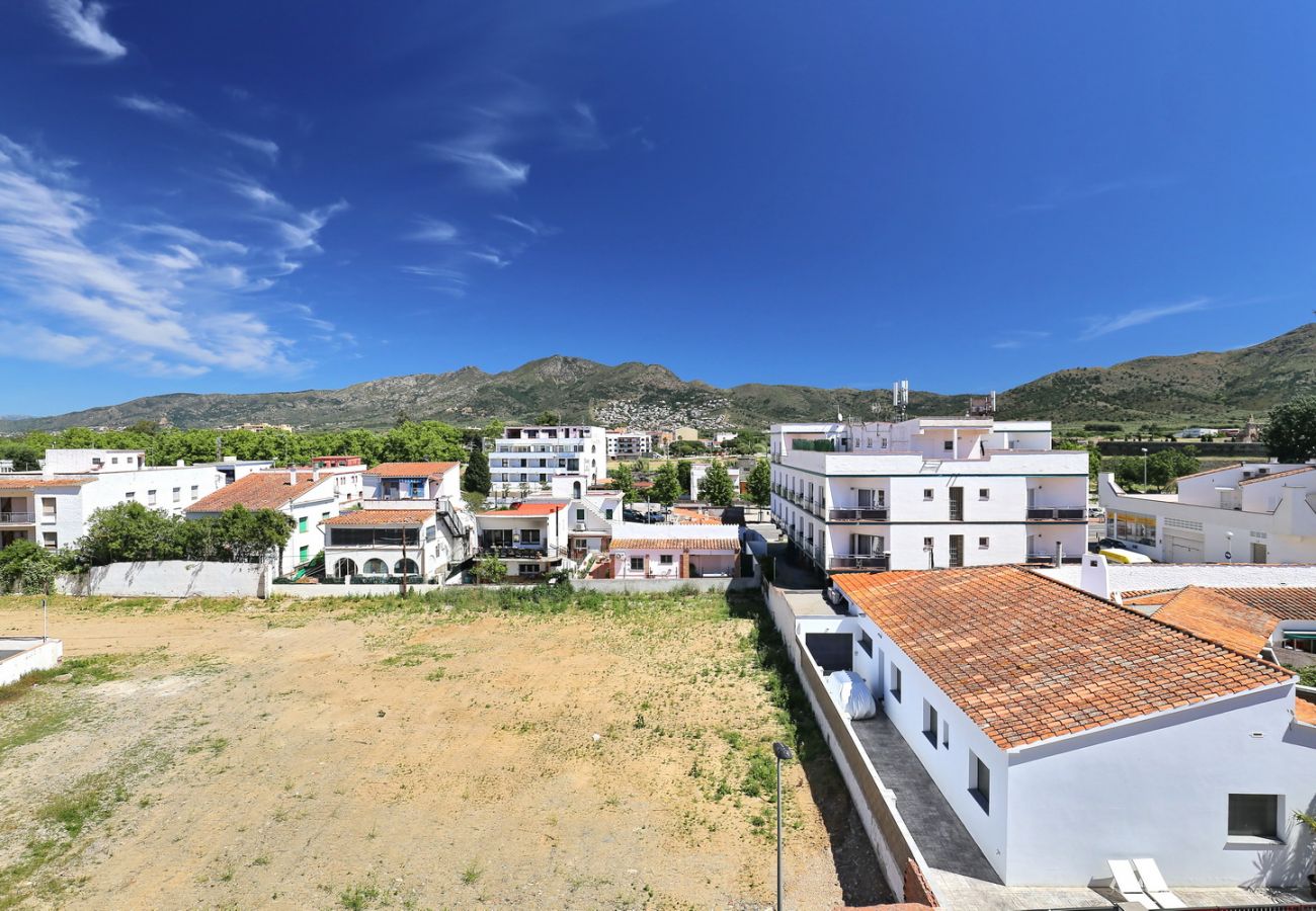 Apartment in Rosas / Roses - SALATA, Apartment with nice view, parking and  pool