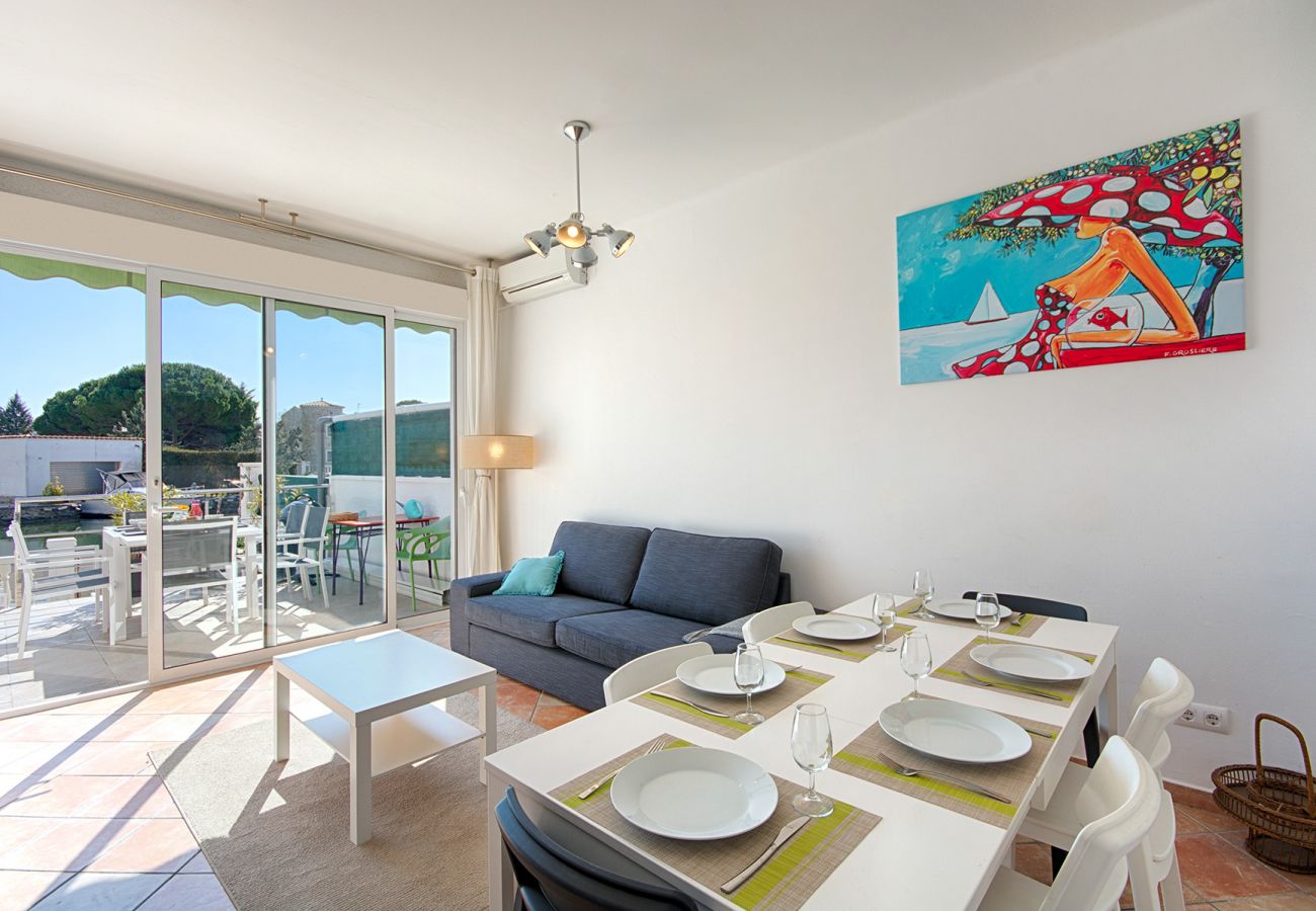 Villa in Empuriabrava - VILLA PORT DEL SOL 3CH, WIFI, PARKING , AMARRE