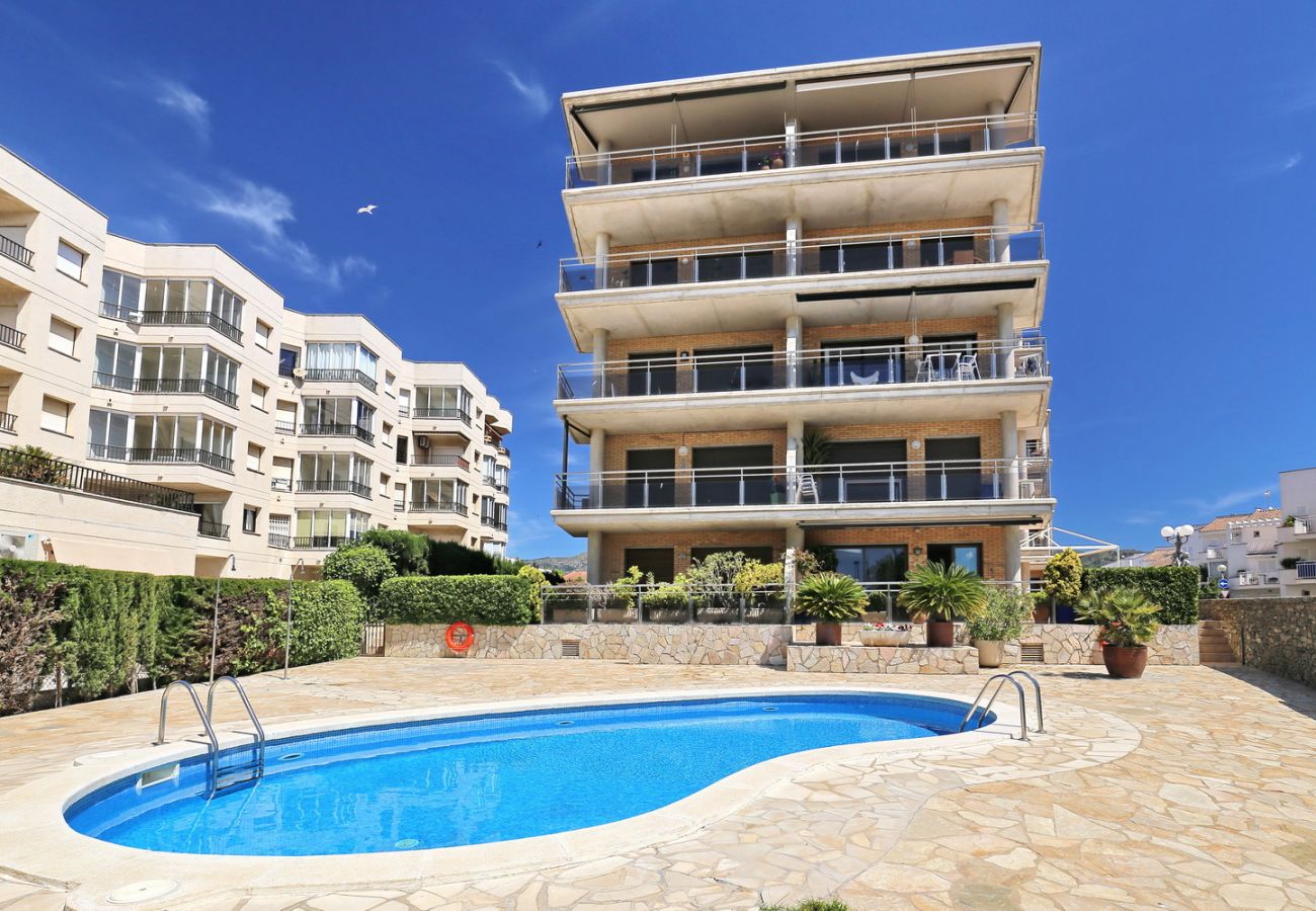 Apartamento en Rosas / Roses - SALATA, Magnífico apartamento 2 hab.con vista al mar a 30m de la playa. Piscina y parking privado. 