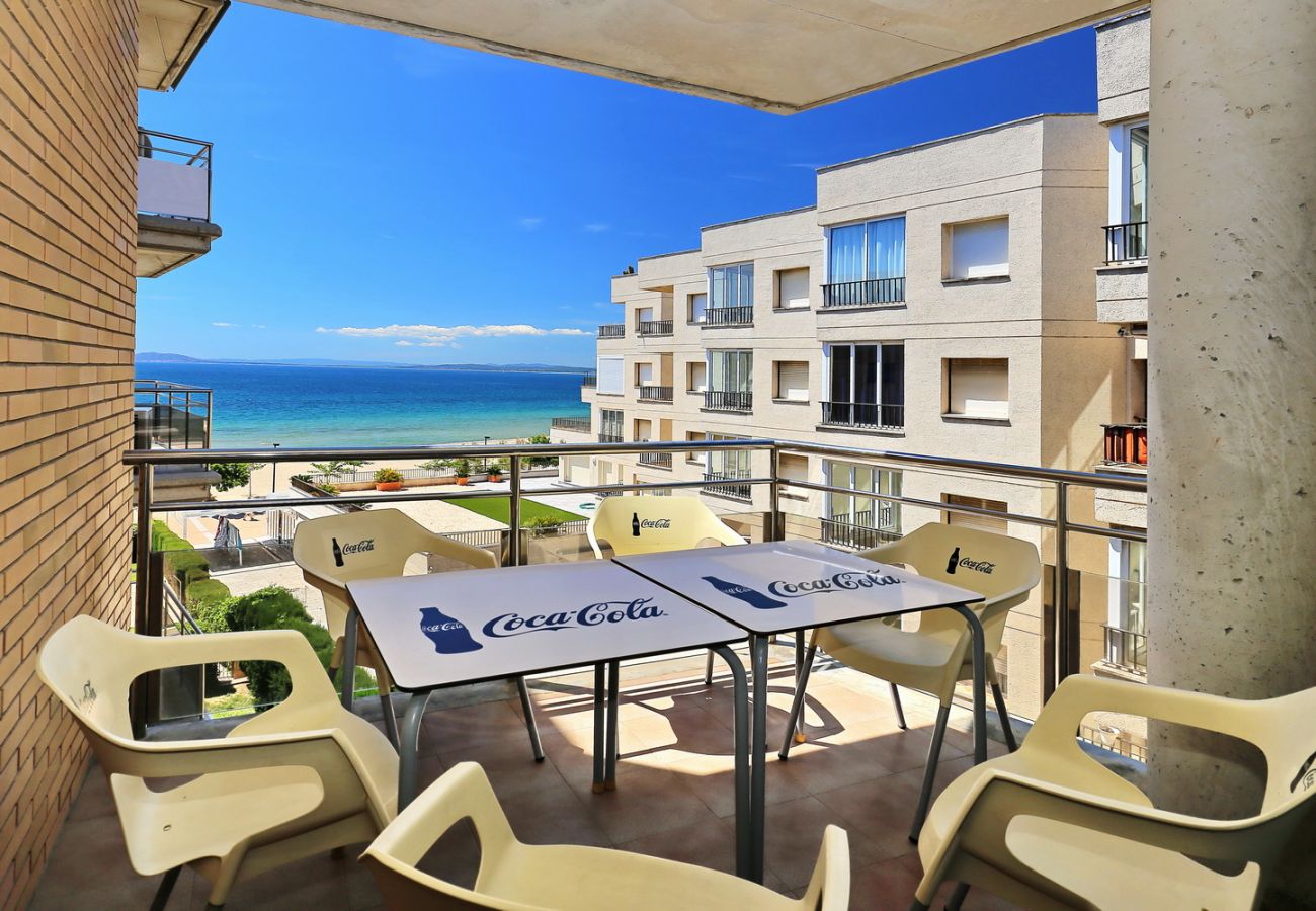 Apartamento en Rosas / Roses - SALATA, Magnífico apartamento 2 hab.con vista al mar a 30m de la playa. Piscina y parking privado. 