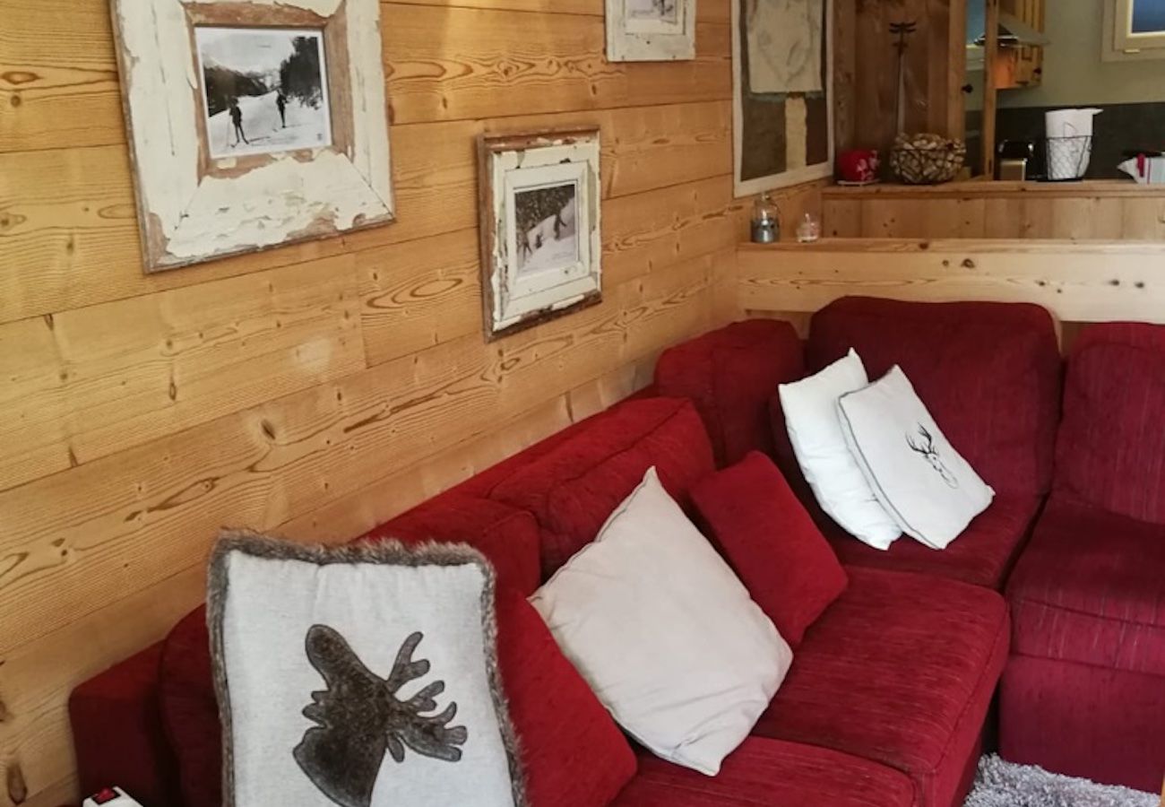 Apartamento en Laveissière - CHALET DUPLEX 3 CH PIED DE PISTE , CENTRE STATION, PARKING , WIFI 