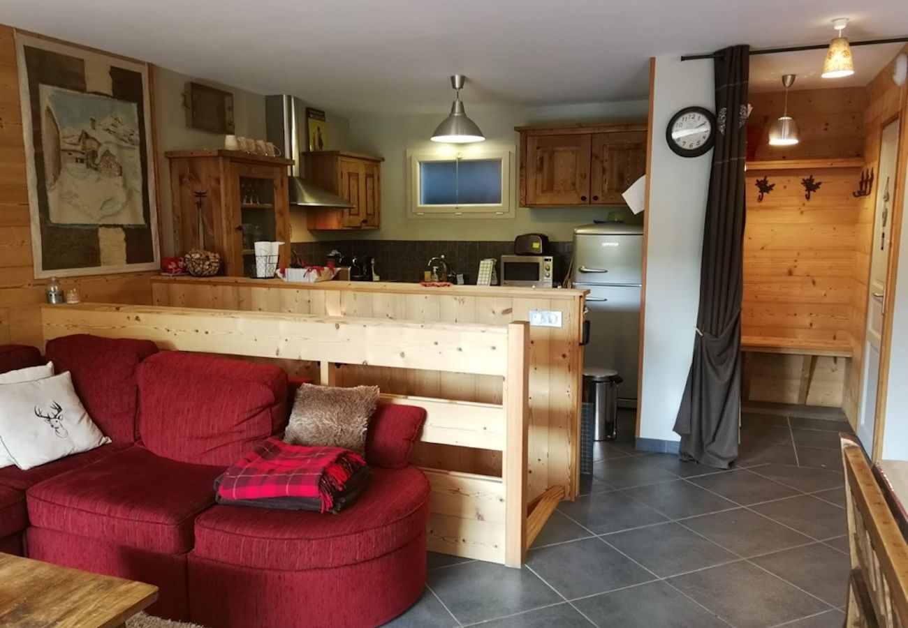 Apartamento en Laveissière - CHALET DUPLEX 3 CH PIED DE PISTE , CENTRE STATION, PARKING , WIFI 