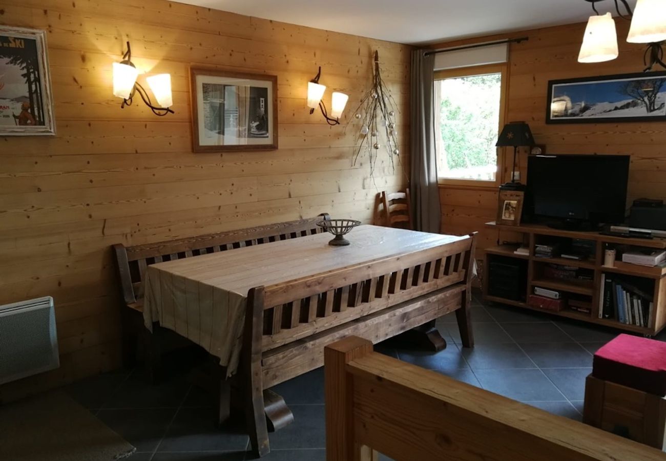 Apartamento en Laveissière - CHALET DUPLEX 3 CH PIED DE PISTE , CENTRE STATION, PARKING , WIFI 